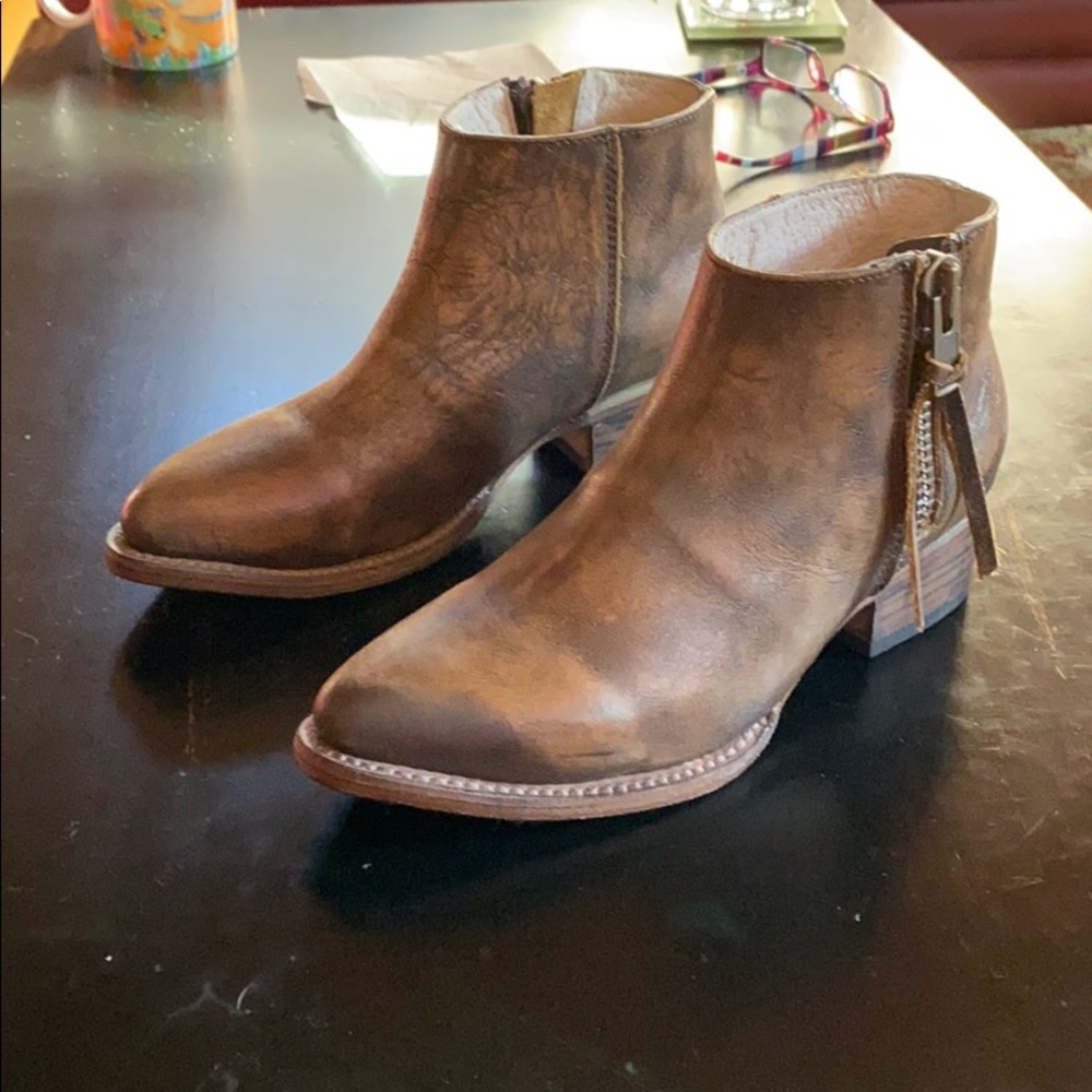 Freebird ONYX Brown Distressed Booties